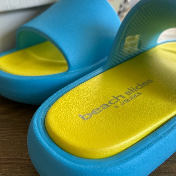 Beach JSLIDES, SQUISH Foam soft as clouds Turquoise/Yellow Slides Sandals Sz 7 - Picture 6 of 7